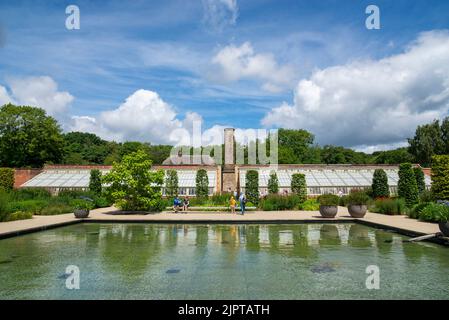 Le Paradise Garden en été à RHS Bridgewater, dans le Grand Manchester, en Angleterre. Banque D'Images