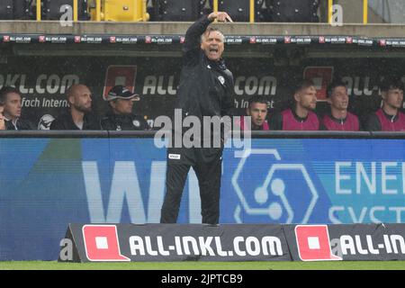 Dresde, Allemagne. 20th août 2022. Football : ligue 3rd, Dynamo Dresden - SV Elversberg, Matchday 5 au stade Rudolf Harbig. Entraînez Steffen Horst des gestes d'Elversberg pendant le match. Credit: Sebastian Kahnert/dpa/Alay Live News Banque D'Images