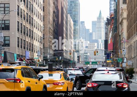 Bouchons de circulation à l'heure de pointe sur Varick Street en direction du Holland tunnel à New York City NYC Banque D'Images