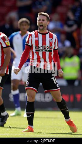 Oliver Norwood, de Sheffield United, célèbre le but d'ouverture du match lors du championnat Sky Bet à Bramall Lane, Sheffield. Date de la photo: Samedi 20 août 2022. Banque D'Images