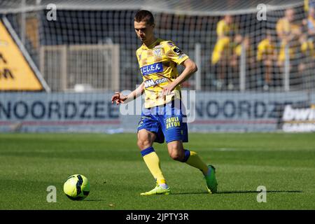 Wolke Janssens de STVV photographié en action lors d'un match de football entre KV Oostende et Sint-Truidense VV, samedi 20 août 2022 à Ostende, le 5 e jour de la première division du championnat belge de la « Jupiler Pro League » 2022-2023. BELGA PHOTO KURT DESPLENTER Banque D'Images