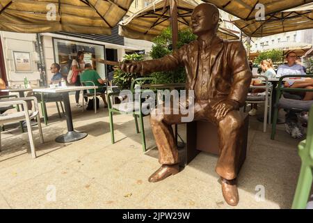 Statue d'Eduard Slavoljub Penkala un célèbre ingénieur et inventeur croate est considéré comme faisant partie du projet Sit&Meet à Zagreb, en Croatie, sur 20 août 2022. Photo: Lovro Domitrovic/PIXSELL Banque D'Images