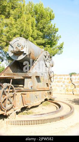 Canon antiaérien au château de Montjuic, Barcelone, Catalogne, Espagne, Europe Banque D'Images