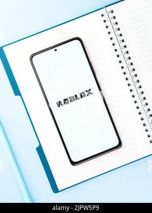 Bangal Ouest, Inde - 20 avril 2022 : image de stock d'écran de téléphone de Roblox. Banque D'Images