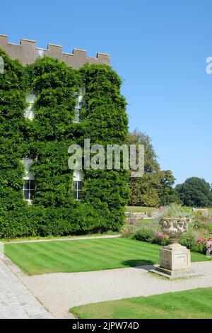 Le château de Powderham est un manoir fortifié situé près d'Exminster, Devon Banque D'Images