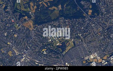 Vue depuis la Station spatiale internationale des courts de tennis de Wimbledon, Royaume-Uni, 27 juin 2022, depuis Earth Orbit. Credit: Bob Hines/NASA/Alamy Live News Banque D'Images