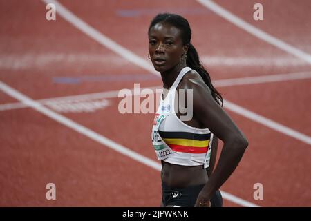 La Belge Anne Zagre réagit après avoir gagné sa chaleur aux épreuves de la course féminine de 100m haies lors des championnats d'athlétisme européens, à Munich 2022, en Allemagne, le samedi 20 août 2022. La deuxième édition des Championnats d'Europe a lieu du 11 au 22 août et comporte neuf sports. BELGA PHOTO BENOIT DOPPAGNE Banque D'Images