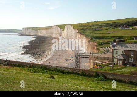 Eastbourne, Royaume-Uni, 25 mai 2014. Les falaises de craie blanches de sept sœurs longent la Manche dans le parc national de South Downs. Banque D'Images