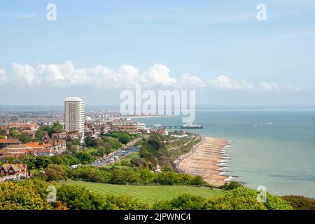 Eastbourne, Royaume-Uni, 25 mai 2014. Le bord de mer d'Eastbourne lors d'un séjour en bord de mer, la vue depuis un sentier au sommet des falaises blanches. Banque D'Images