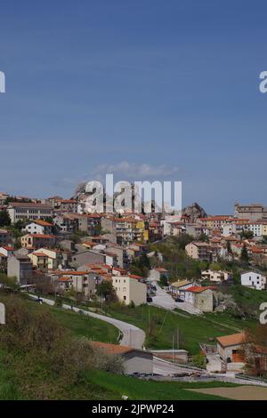 Pietrabbondante village caractéristique de haute Molise dans la province d'Isernia - Italie Banque D'Images