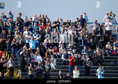 Greenock, Écosse, Royaume-Uni. 20th août 2022; Cappielow Park, Greenock, Écosse: Scottish League Championship football, Greenock Morton versus Dundee ; Dundee fans crédit: Action plus Sports Images/Alamy Live News Banque D'Images