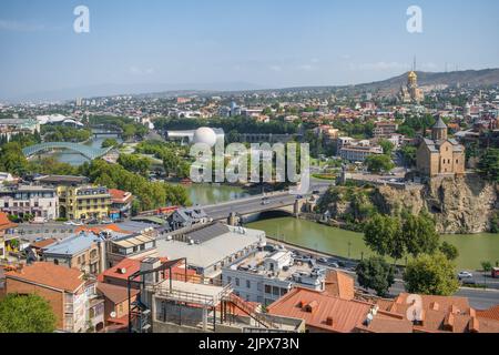 Paysage urbain de Tbilissi au soleil, Géorgie Banque D'Images