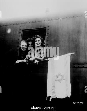 Ces enfants juifs sont sur le chemin de la Palestine après avoir été libérés du camp de concentration de Buchenwald Banque D'Images