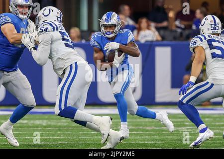 Indianapolis, Indiana, États-Unis. 20th août 2022. Les Detroit Lions de retour Justin Jackson (42) transporte le ballon pendant le match de pré-saison entre les Detroit Lions et les Indianapolis Colts au stade Lucas Oil. (Image de crédit : © Scott Stuart/ZUMA Press Wire) Banque D'Images