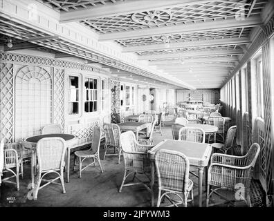 Titanic cafe parisien Banque D'Images