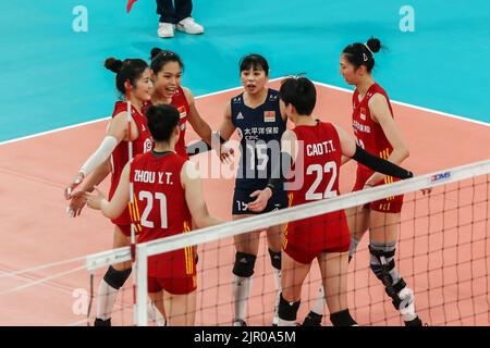 Pasig City, Philippines. 21st août 2022. Les joueurs de Chine célèbrent le pointage pendant le Pool Un match entre la Chine et la Corée du Sud à la coupe AVC 2022 (Confédération asiatique de volley-ball) pour les femmes à Pasig City, les Philippines, le 21 août 2022. Crédit: Rouelle Umali/Xinhua/Alamy Live News Banque D'Images