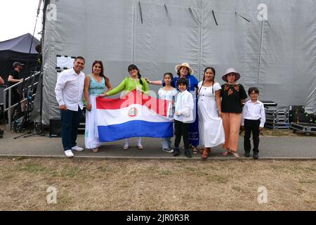 Organisé par des gens de la région et avec un programme rempli de talents de la maison - y compris les champions britanniques de Got Talent Twist and Pulse, la chanteuse Samm Henshaw et le trompettiste de jazz de renommée internationale Byron Wallen la journée a comporté des concerts, de la danse, des spectacles, de la nourriture et des activités familiales ainsi que le très attendu spectacle annuel de chiens. Ce festival unique est en train de devenir rapidement un élément de base dans le calendrier culturel de Londres et avec la nouvelle ligne Elizabeth qui rend le transport à Abbey Wood un peu plus facile. Le festival entier est programmé et dirigé par le festival production Group et sérieux . Banque D'Images