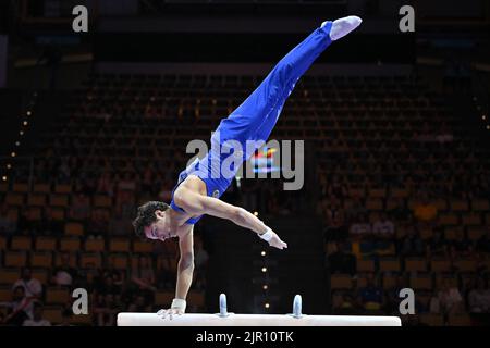 Munich, Allemagne. 21st août 2022. Olympiahalle, Munich, Allemagne, 21 août 2022, Villa Riccardo (ITA) cheval de pommel pendant les Championnats européens de gymnastique artistique hommes - finales d'appareils individuels hommes juniors et seniors - Gym crédit: Live Media Publishing Group/Alay Live News Banque D'Images