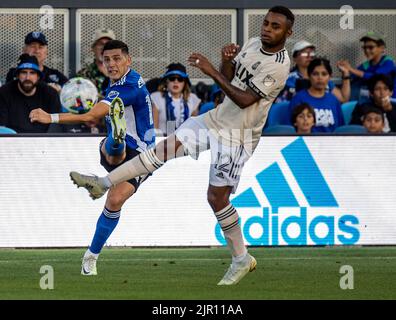 20 août 2022 San Jose, CA Etats-Unis San Jose avant Cristian Espinoza (10) donne le coup de pied vers le but pendant le jeu MLS entre le club de football de Los Angeles et les tremblements de terre de San José. Les tremblements de terre battent Los Angeles 2-1 à PayPal Park San Jose Calif. Thurman James / CSM Banque D'Images