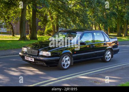 1995 90s, années quatre-vingt dix Black VOLVO 800 série 850 GLE automatique à 95 4 vitesses, berline à essence 2319cc ; moteurs vintage et voitures exposées au Lytham Hall Summer Classic car & Show 13th, a Classic Vintage Collectible transport Festival, Blackpool, Royaume-Uni Banque D'Images