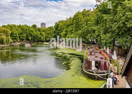 Une vue sur tout le bassin de la petite Venise, Maida Vale, Londres Banque D'Images