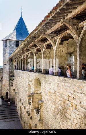 le-ch-teau-de-comtal-l-int-rieur-de-la-cit-m-di-vale-fortifi-e-de