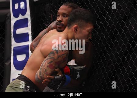 20th août 2022; Copper Box, Londres, Angleterre: PROFESSIONAL FIGHTERS LEAGUE London MMA; Bubba Jenkins pendant son match avec Rioja Kudo Banque D'Images