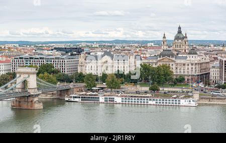 Le pont de la chaîne Szechenyi Lanchid à Budapest. Budapest Hongrie Banque D'Images