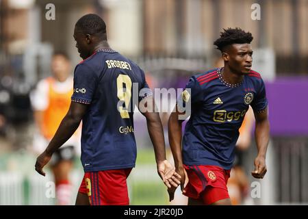 ROTTERDAM - (lr) Brian Brobbey d'Ajax, Mohammed Kudus ou Ajax pendant le match néerlandais Eredivisiie entre Sparta Rotterdam et Ajax au stade Sparta Het Kasteel sur 21 août 2022 à Rotterdam, pays-Bas. ANP MAURICE VAN STEEN Banque D'Images