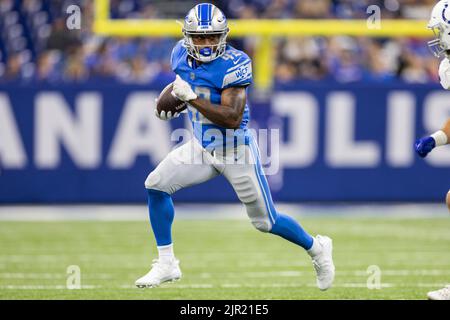 20 août 2022 : les Lions de Détroit qui ont fait la course de retour Justin Jackson (42) court avec le ballon lors de l'action du match de pré-saison de football de la NFL entre les Lions de Détroit et les Colts d'Indianapolis au stade Lucas Oil à Indianapolis, Indiana. Detroit défait Indianapolis 27-26. John Mersiits/CSM. Banque D'Images