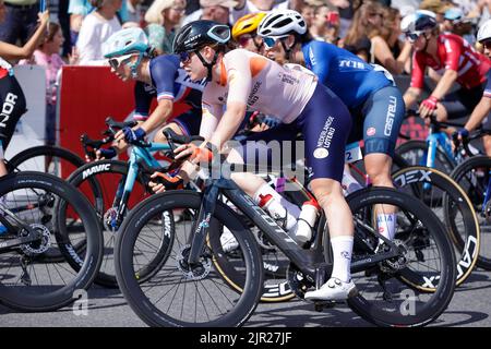 MUNICH, ALLEMAGNE - AOÛT 21 : Charlotte Kool des pays-Bas pendant la course sur route des femmes aux Championnats d'Europe Munich 2022 Cyclisme à On 21 août 2022 à Munich, Allemagne (photo de PIM Waslander/Orange Pictures) Banque D'Images