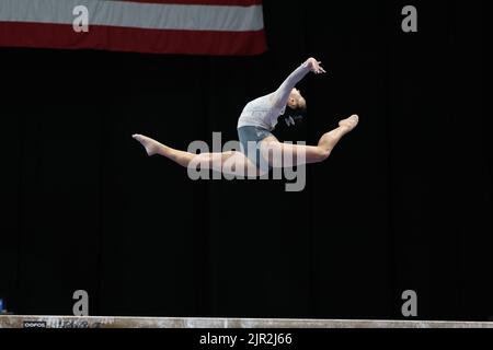 19 août 2022: Leanne Wong (GAGE) pendant les préliminaires féminins senior au championnat de gymnastique américain 2022. Wong est un sophomore en pleine ascension à l'Université de Floride. L'événement se tient à l'Amalie Arena de Tampa, en Floride. Melissa J. Perenson/CSM Banque D'Images