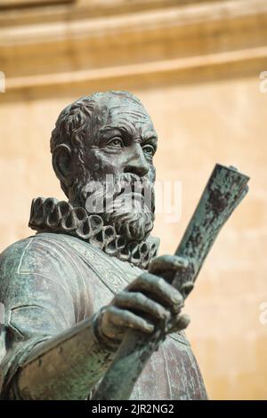 Gros plan de la statue en bronze de Jean de la Valette à la Valette Banque D'Images