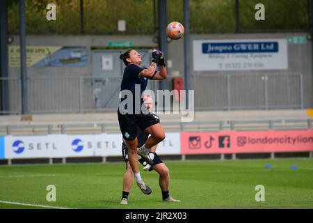 Londres, Royaume-Uni. 21st août 2022. Shae Yanez (30 Lionesses de Londres) en plein air, pendant l'échauffement du championnat Barclays Womens entre les Lionesses de Londres et le Crystal Palace à Princes Park à Dartford, en Angleterre. Crédit: SPP Sport presse photo. /Alamy Live News Banque D'Images