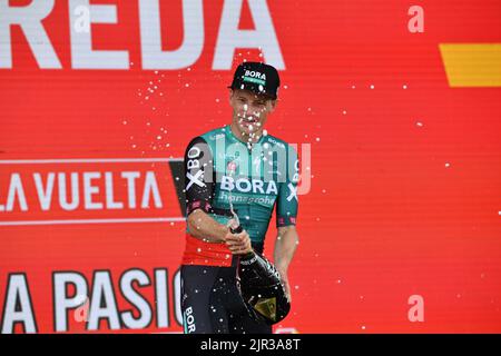 Breda, pays-Bas, 21/08/2022, l'irlandais Sam Bennett de Bora-Hansgrohe photographié sur le podium après la phase 3 de l'édition 2022 de 'Vuelta a Espana', Tour d'Espagne, 193,5 km de Breda à Breda aux pays-Bas, dimanche 21 août 2022. BELGA PHOTO LUC CLAESSEN Banque D'Images