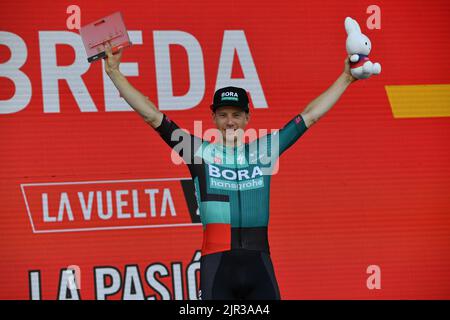 Breda, pays-Bas, 21/08/2022, l'irlandais Sam Bennett de Bora-Hansgrohe photographié sur le podium après la phase 3 de l'édition 2022 de 'Vuelta a Espana', Tour d'Espagne, 193,5 km de Breda à Breda aux pays-Bas, dimanche 21 août 2022. BELGA PHOTO LUC CLAESSEN Banque D'Images