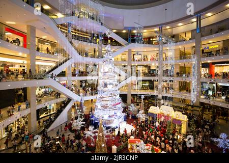 Kuala Lumpur, Malaisie - 29 novembre 2015: Intérieur du Pavillon Kuala Lumpur un centre commercial de luxe situé dans la zone commerçante Bukit Bintang de Kua Banque D'Images