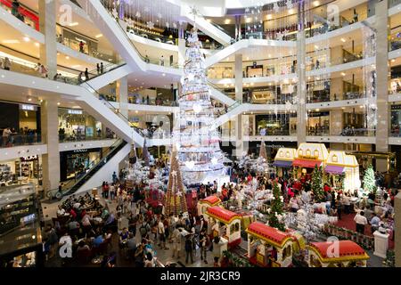 Kuala Lumpur, Malaisie - 29 novembre 2015: Intérieur du Pavillon Kuala Lumpur un centre commercial de luxe situé dans la zone commerçante Bukit Bintang de Kua Banque D'Images