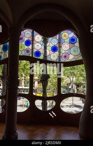 Un cliché vertical de l'intérieur d'un sol noble à la Casa Batllo de Gaudi Banque D'Images