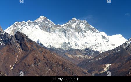 Vue sur le mont Everest, la face rocheuse de Nuptse, le mont Lhotse et le Shar de Lhotse depuis Kongde - Parc national de Sagarmatha - Népal Banque D'Images