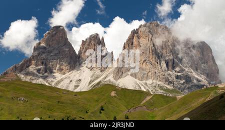 Plattkofel (Sasso Piatto) et Grohmannspitze (Sasso Levante) belles montagnes à Val di Fassa près de Sellagrape, Tirol du Sud, Dolomiten montagnes, Italie Banque D'Images