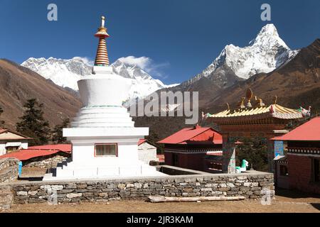 AMA Dablam Lhotse et le sommet de l'Everest de Tengboche - Chemin vers le camp de base d'Everesr - vallée de Khumbu - Népal Banque D'Images