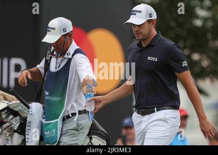 Wilmington, DE, États-Unis. 21st août 2022. Le golfeur PATRICK CANTLAY se promènait au trou suivant pendant le championnat BMW dimanche 21 août 2022, au Wilmington Country Club à Wilmington, Delaware. (Image de crédit : © Saquan Stimpson/ZUMA Press Wire) Banque D'Images