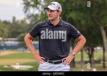 Wilmington, DE, États-Unis. 21st août 2022. Le golfeur PATRICK CANTLAY écoute les remarques pendant le championnat BMW dimanche 21 août 2022, au Wilmington Country Club à Wilmington, Delaware. (Image de crédit : © Saquan Stimpson/ZUMA Press Wire) Banque D'Images