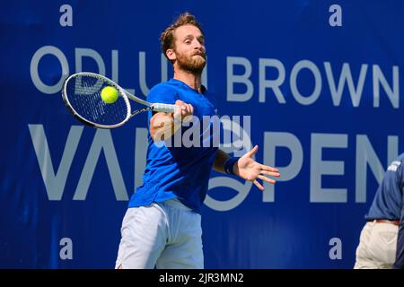 West Vancouver, Canada, le 21st août 2022 : constant Lestienne (FRA) a battu Arthur Rinderknech (FRA) 6-0, 4-6, 6-3 au match final des célibataires Odlum Brown VanOpen Mens au Hollyburn Country Club de West Vancouver, Canada. Crédit : Joe ng/Alay Live News Banque D'Images