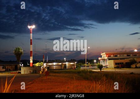 Zone de carburant sécurisée à l'aéroport Ioannis Kapodistraient, Corfou, Grèce. Banque D'Images