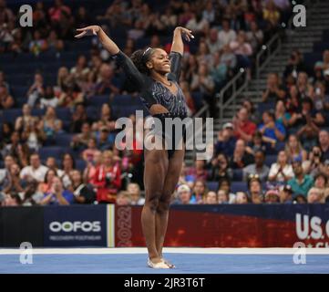 Tampa, Floride. US, 21 août 2022: Shilese Jones de Scend complète sa routine de plancher pendant les finales des Championnats de gymnastique américains 2022 à Amalie Arena à Tampa, FL. Kyle Okita/CSM Banque D'Images