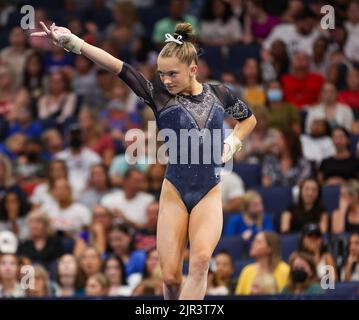 Tampa, Floride. ÉTATS-UNIS, 21 août 2022 : lors de la finale des championnats de gymnastique américains 2022 à l'Amalie Arena de Tampa, en Floride. Kyle Okita/CSM Banque D'Images