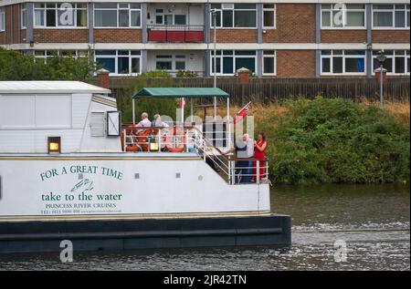 Grand bateau de croisière sur la rivière Trent à Nottingham, Royaume-Uni Banque D'Images