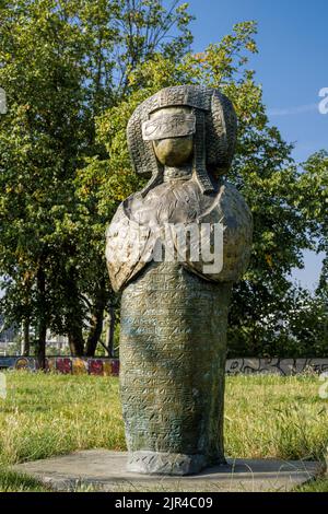 France. Paris (75) (12th arrondissement) 'Isis l'Egyptien', sculpture en bronze réalisée par Rachid Khimoune, dans le parc de Bercy (série 'les enfants de l'OWO Banque D'Images